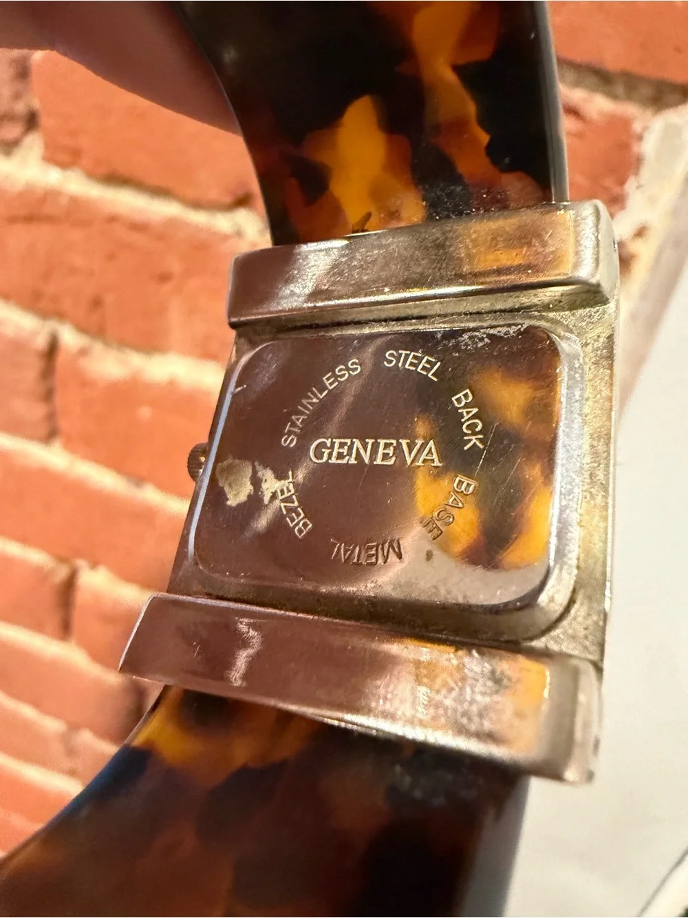 Vintage Geneva Women Quartz Watch Tortoiseshell Acrylic Cuff Bangle Silver Tone